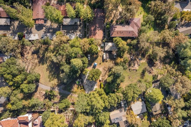 18350 Sierra Dr, Sonoma, CA 95476