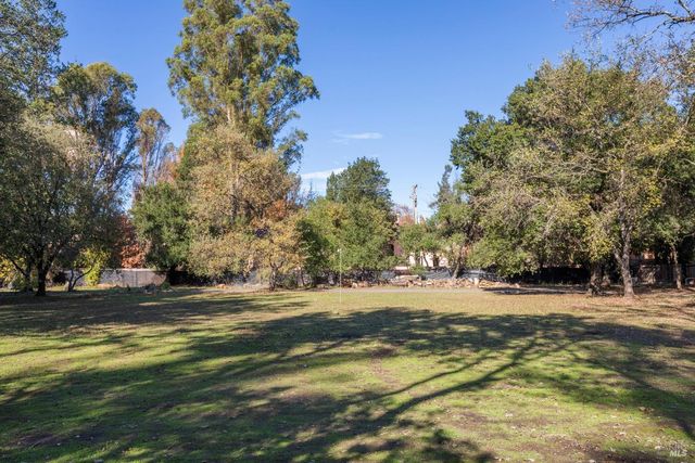18350 Sierra Dr, Sonoma, CA 95476