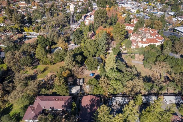 18350 Sierra Dr, Sonoma, CA 95476