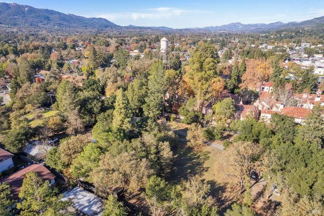 18350 Sierra Dr, Sonoma, CA 95476