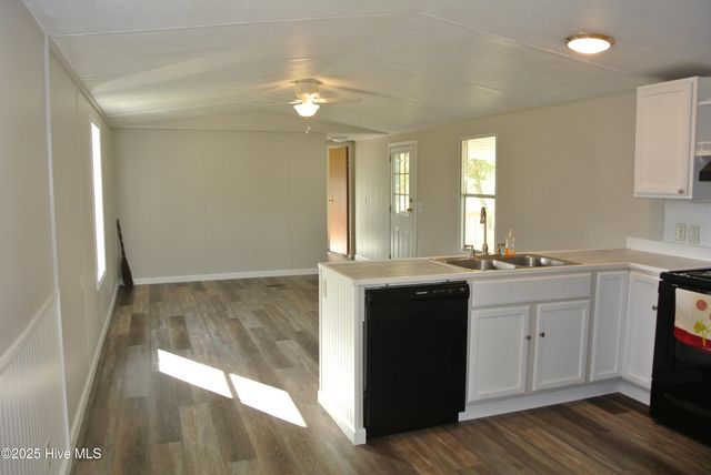 670 Straits Road, Gloucester, NC 28528