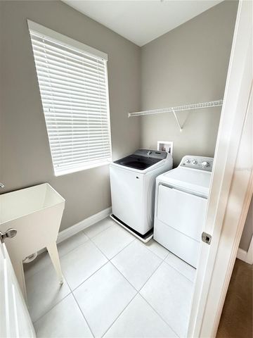 8025 NAVEL ORANGE LANE, Winter Garden, FL 34787