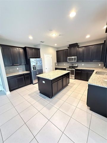 8025 NAVEL ORANGE LANE, Winter Garden, FL 34787