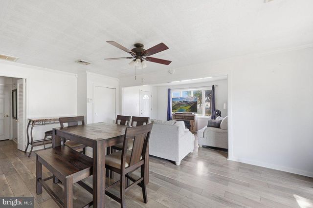 434 FLANDERS RD, Bellmawr, NJ 08031