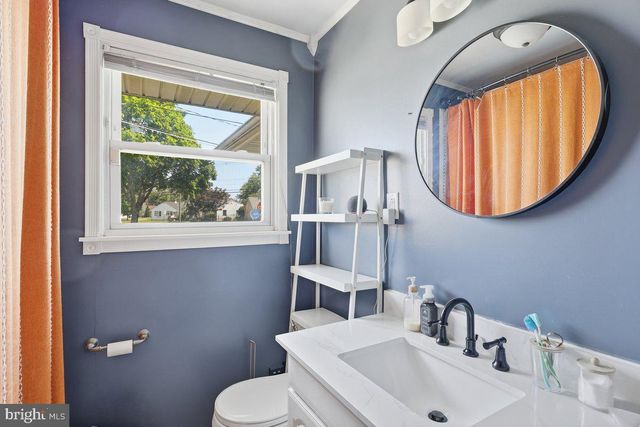 434 FLANDERS RD, Bellmawr, NJ 08031