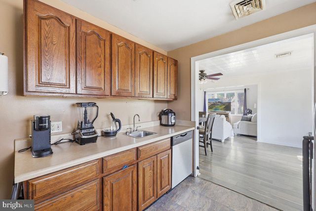 434 FLANDERS RD, Bellmawr, NJ 08031