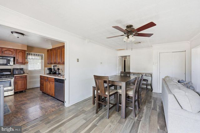 434 FLANDERS RD, Bellmawr, NJ 08031