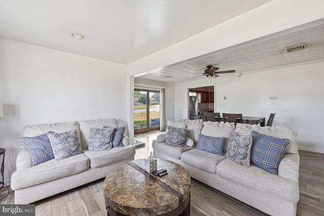 434 FLANDERS RD, Bellmawr, NJ 08031