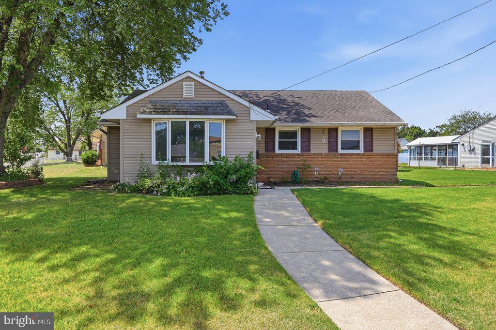 434 FLANDERS RD, Bellmawr, NJ 08031