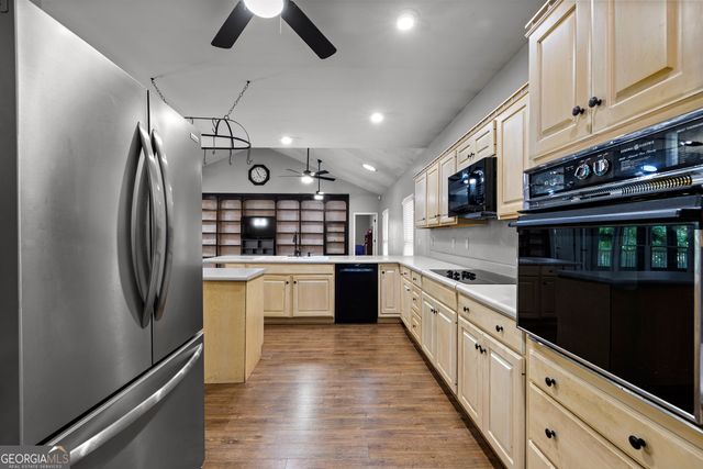 280 Waters Edge Lane, Newnan, GA 30263