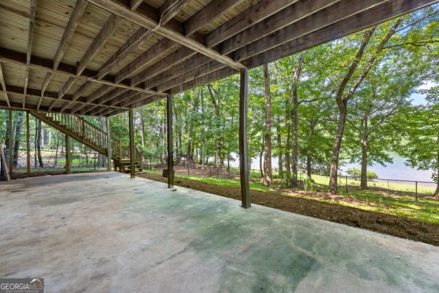 280 Waters Edge Lane, Newnan, GA 30263