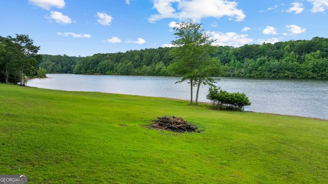 280 Waters Edge Lane, Newnan, GA 30263