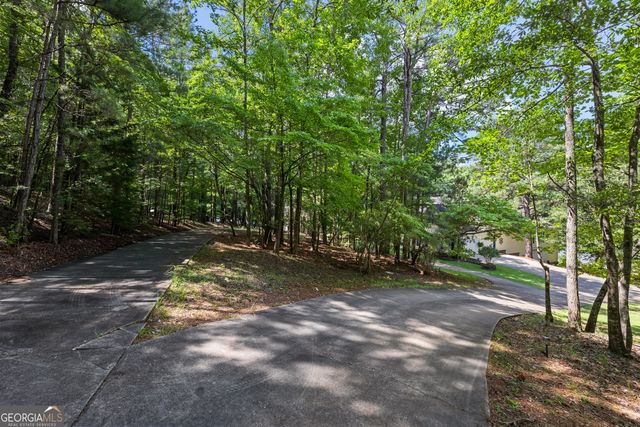 280 Waters Edge Lane, Newnan, GA 30263