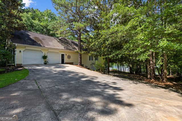 280 Waters Edge Lane, Newnan, GA 30263