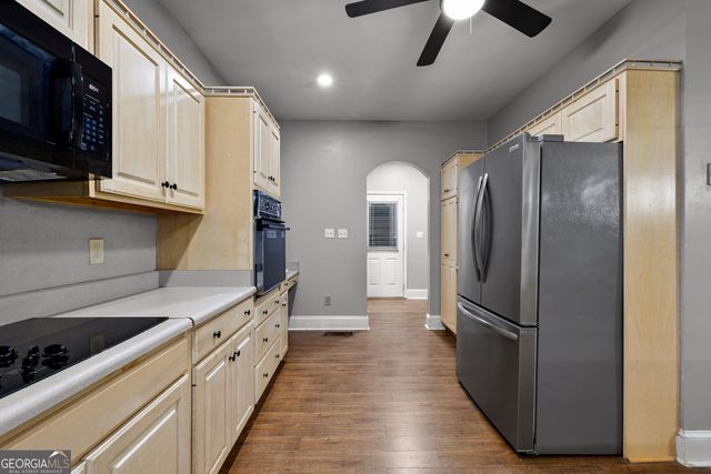 280 Waters Edge Lane, Newnan, GA 30263