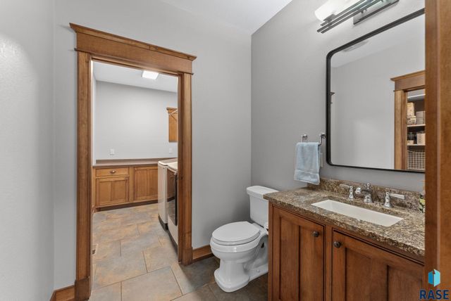 9005 E Torrey Pine Cir Circle, Sioux Falls, SD 57110