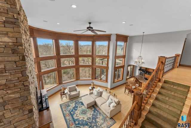 9005 E Torrey Pine Cir Circle, Sioux Falls, SD 57110