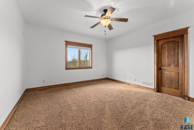 9005 E Torrey Pine Cir Circle, Sioux Falls, SD 57110