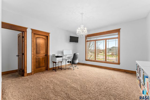 9005 E Torrey Pine Cir Circle, Sioux Falls, SD 57110