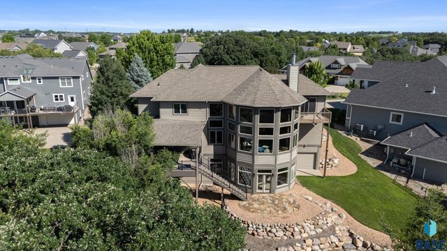 9005 E Torrey Pine Cir Circle, Sioux Falls, SD 57110