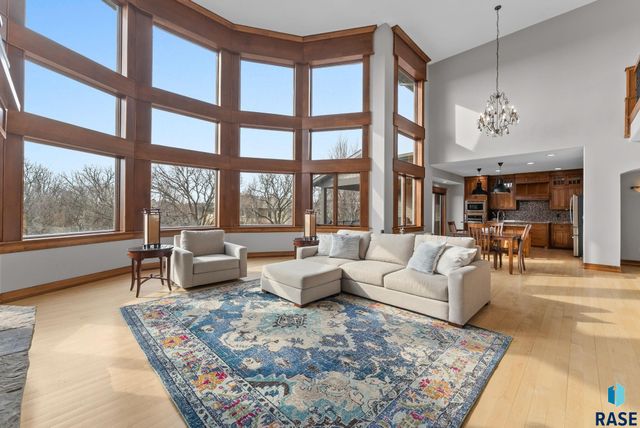 9005 E Torrey Pine Cir Circle, Sioux Falls, SD 57110