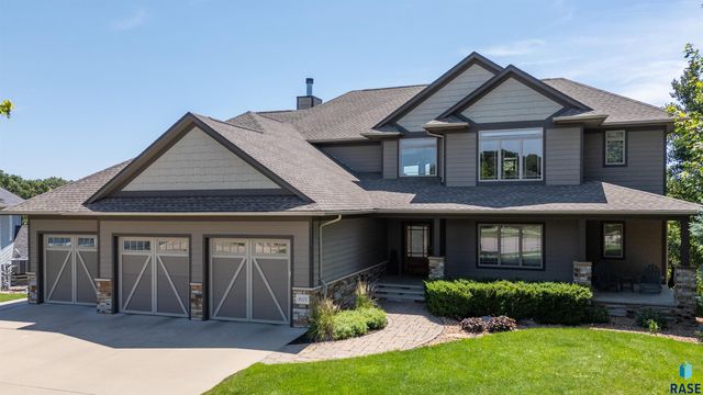 9005 E Torrey Pine Cir Circle, Sioux Falls, SD 57110