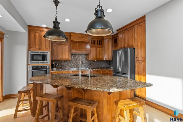 9005 E Torrey Pine Cir Circle, Sioux Falls, SD 57110