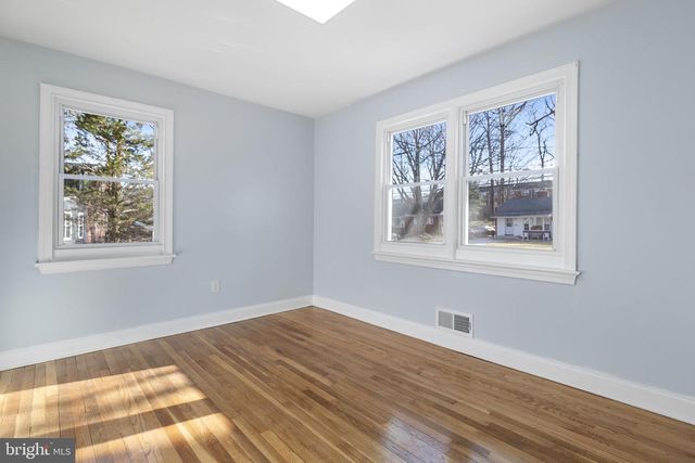 3010 ROGERS DR, Falls Church, VA 22042