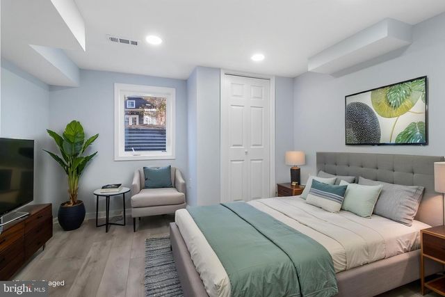 3010 ROGERS DR, Falls Church, VA 22042