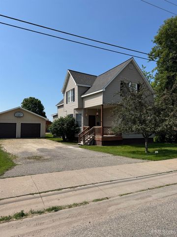 111 9th Avenue, Norway, MI 49870