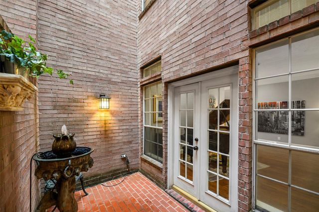 26 Stalynn Lane, Houston, TX 77027