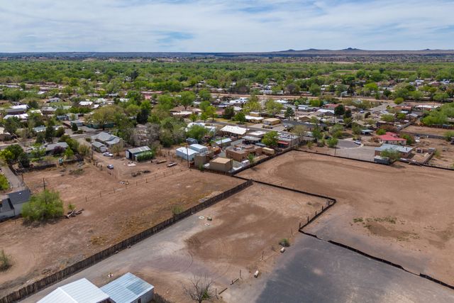 1805 Calle Pequeno, Albuquerque, NM 87107