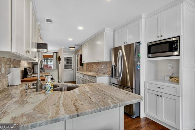 178 W River Bend Drive, Eatonton, GA 31024