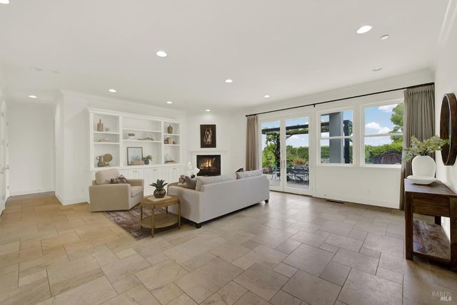 213 Cardwell Ct, Napa, CA 94559