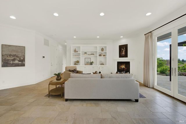 213 Cardwell Ct, Napa, CA 94559