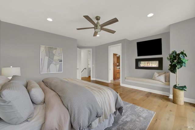 213 Cardwell Ct, Napa, CA 94559