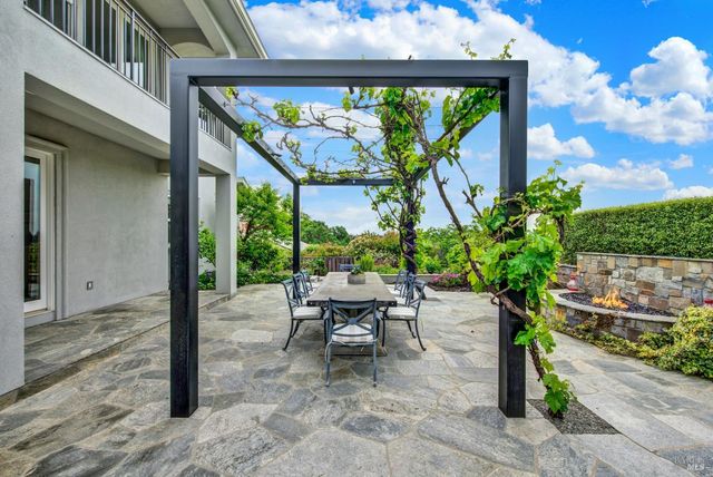 213 Cardwell Ct, Napa, CA 94559