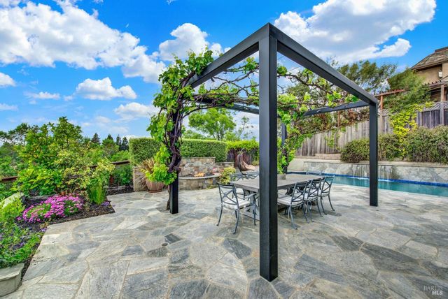 213 Cardwell Ct, Napa, CA 94559