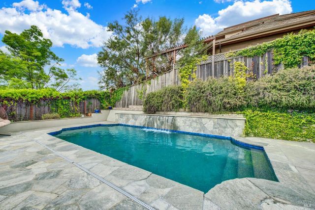 213 Cardwell Ct, Napa, CA 94559