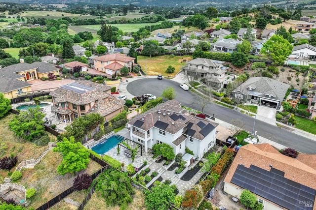 213 Cardwell Ct, Napa, CA 94559