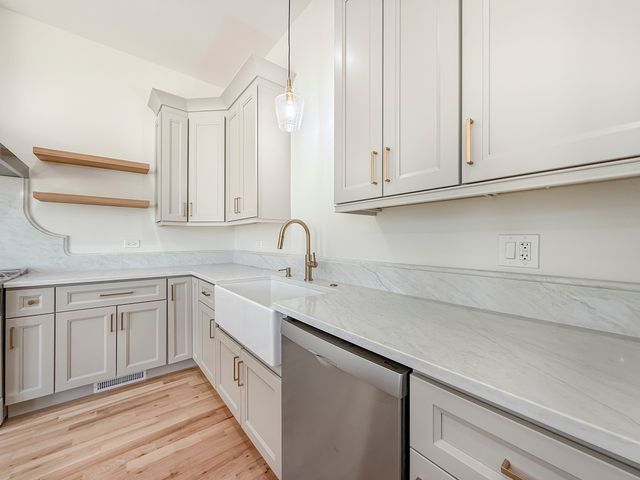 1115 Alima Terrace, La Grange Park, IL 60526