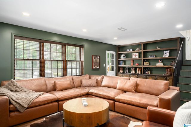 605 TWIN BRANCH DRIVE, Vestavia Hills, AL 35226