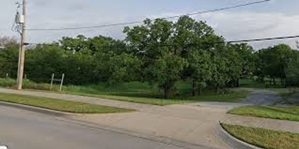 520 W Broad Street, Mansfield, TX 76063