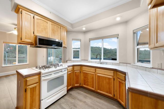 1261 Jurgens Rd, Rescue, CA 95672