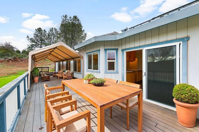 1261 Jurgens Rd, Rescue, CA 95672