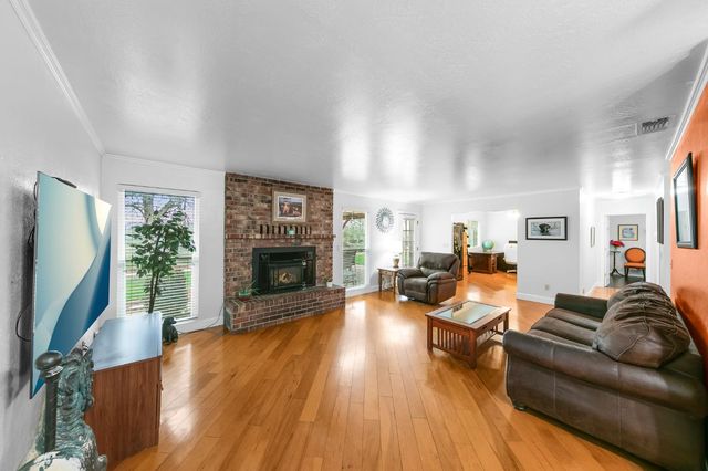 1261 Jurgens Rd, Rescue, CA 95672