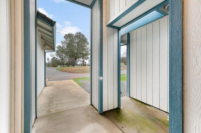 1261 Jurgens Rd, Rescue, CA 95672