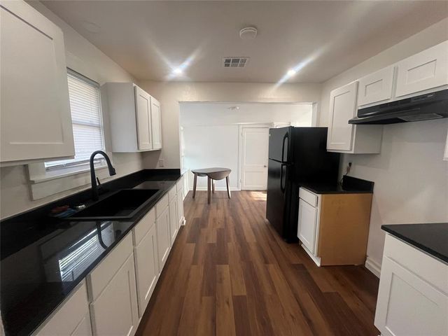 110 E Dewey Street, Shawnee, OK 74801