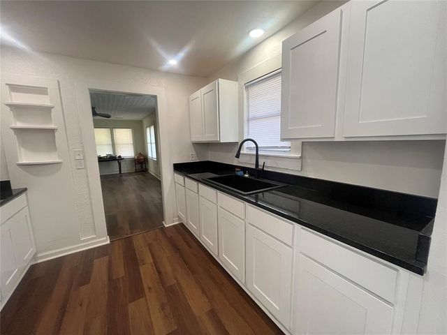 110 E Dewey Street, Shawnee, OK 74801