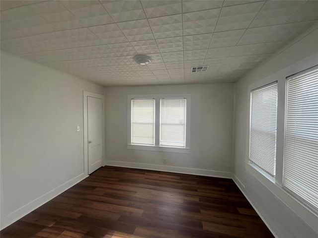 110 E Dewey Street, Shawnee, OK 74801